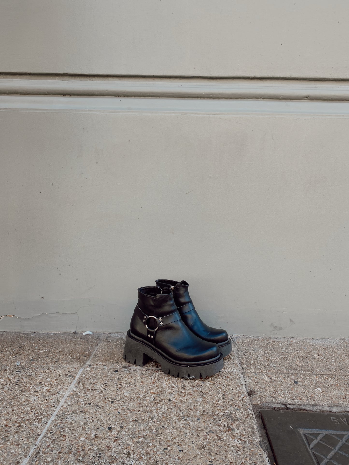 Botón Ibiza Negro Cuero