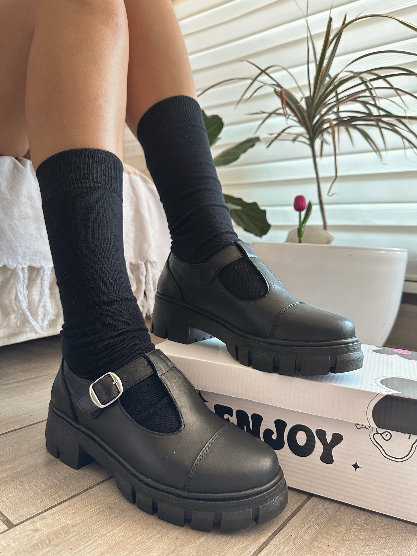 Zapato Matilda Negro Cuero